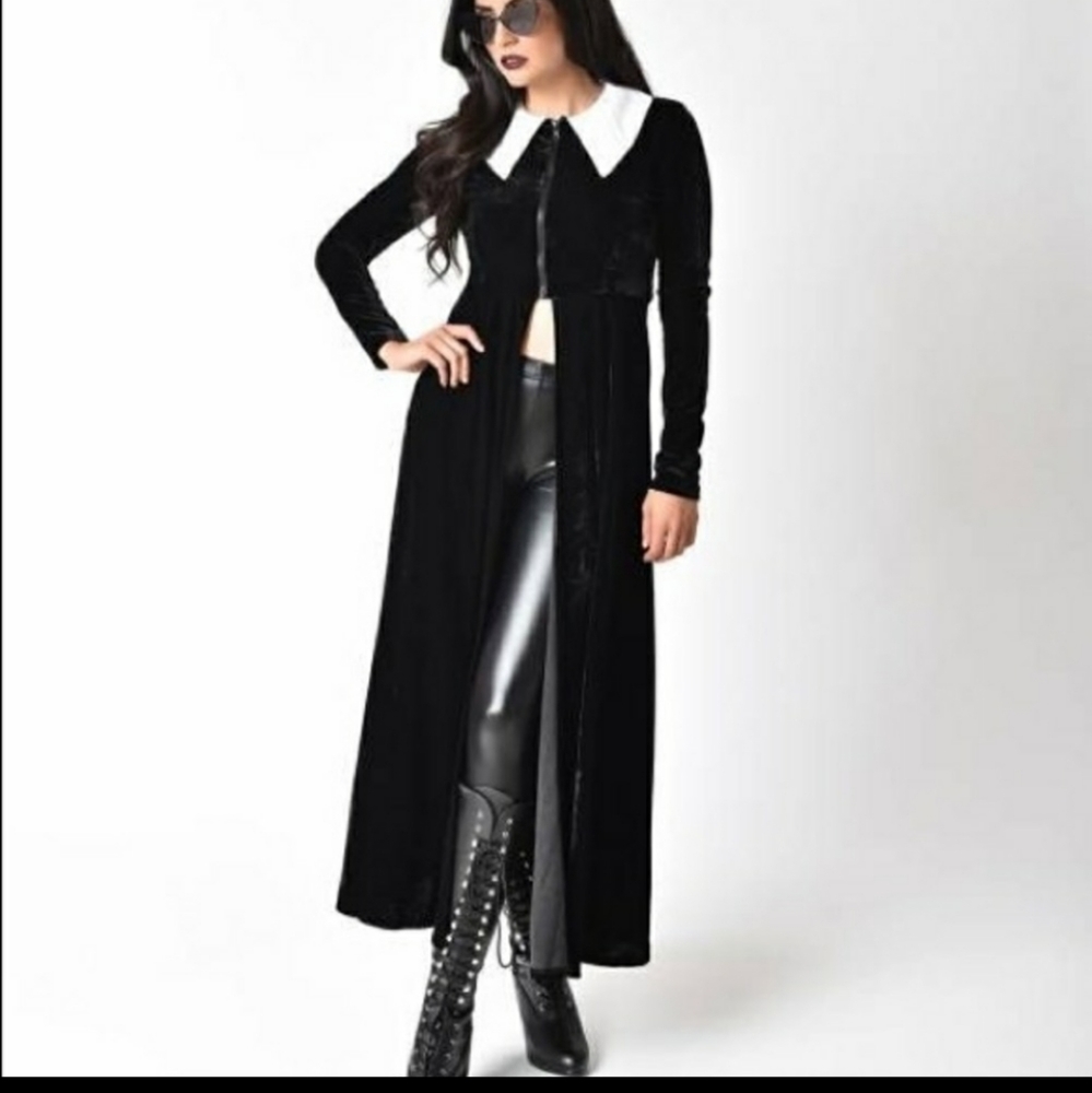 High priestess velvet coat size xl